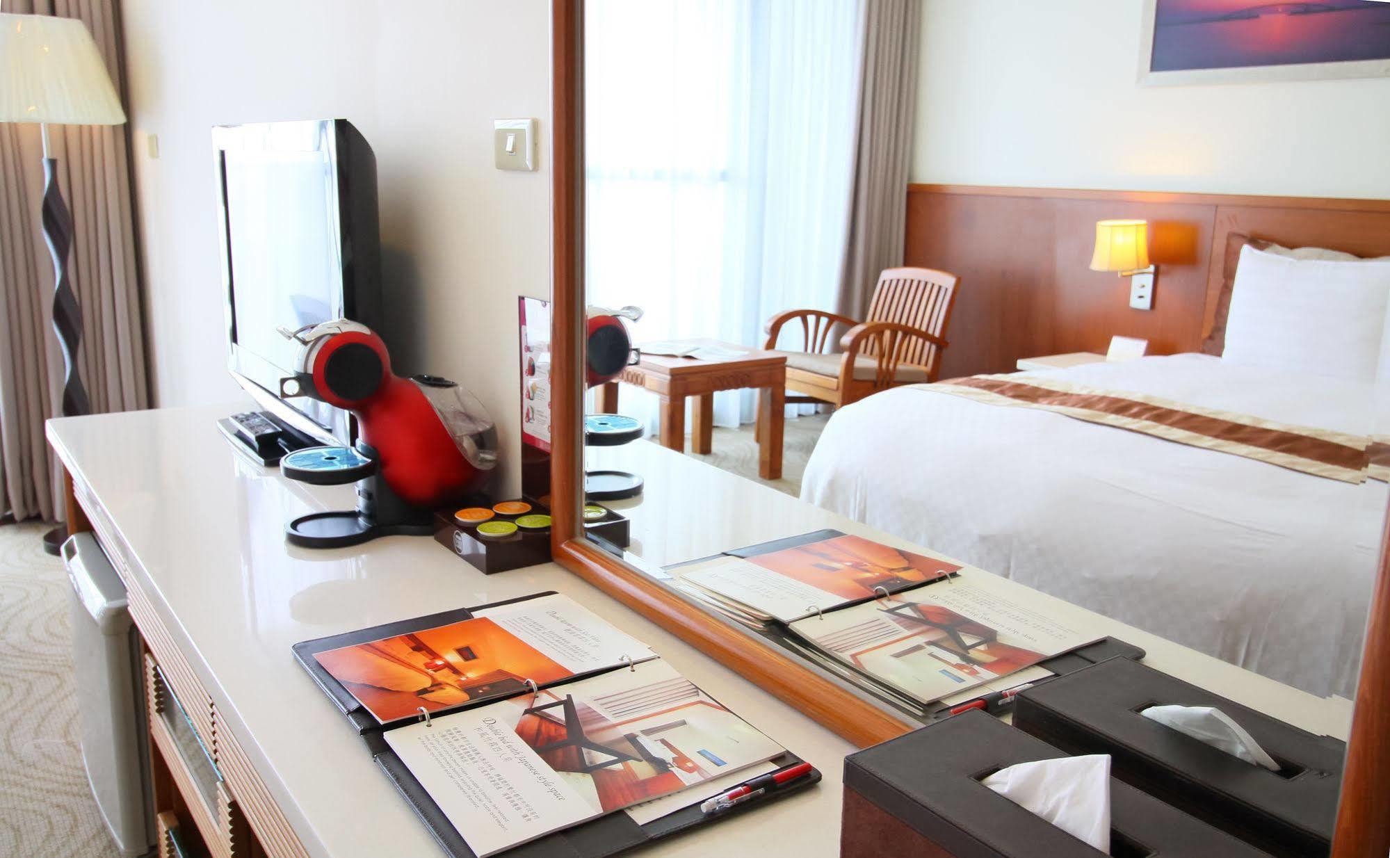 Yaling Hotel Magong Extérieur photo